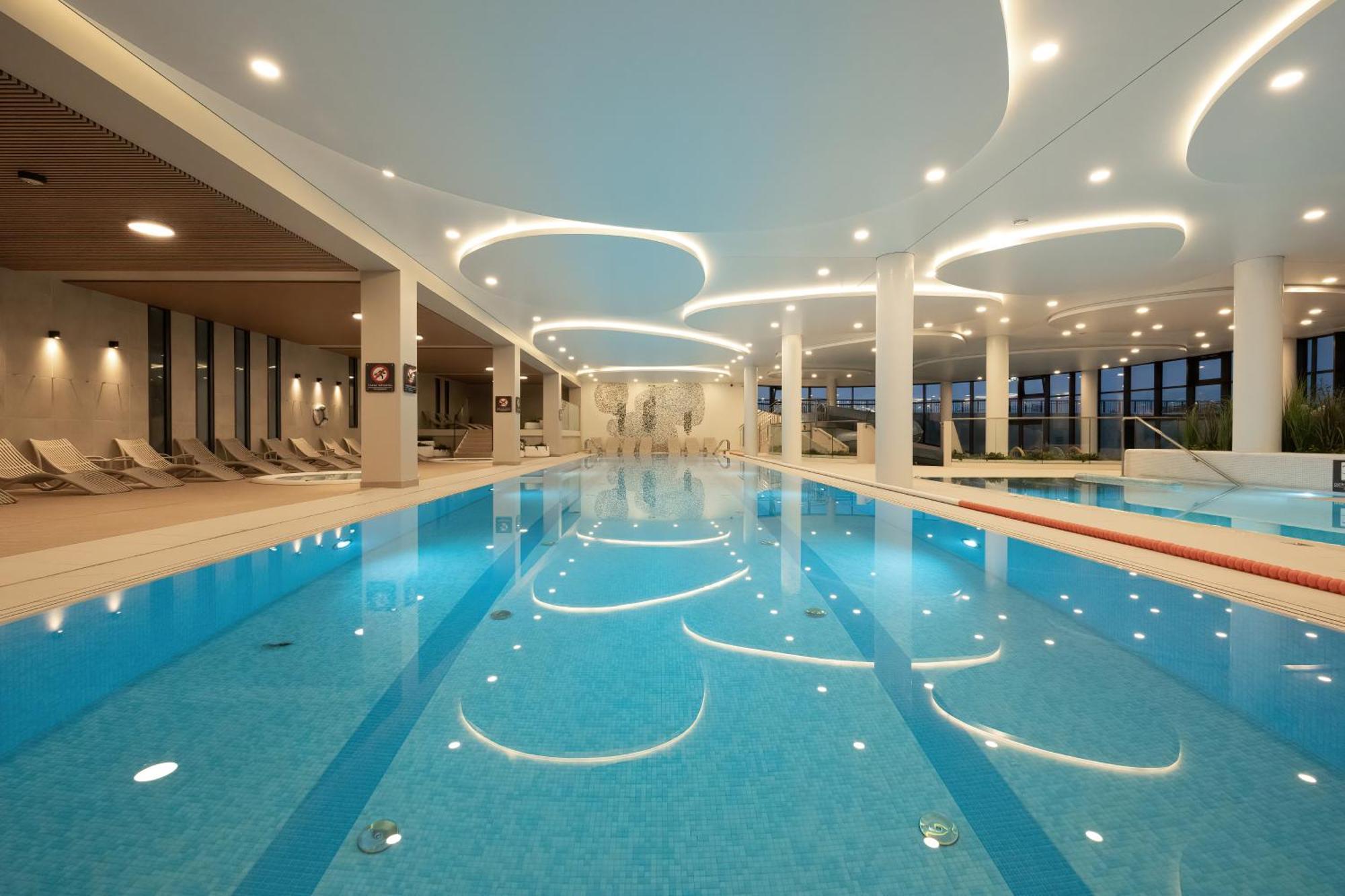 Family Apartment With Gym And Swimming Pool By Renters Prestige Колобжег Экстерьер фото